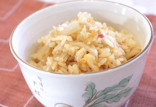 今日のキムチ料理レシピ：生姜とキムチの炊き込みご飯