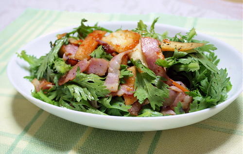 今日のキムチ料理レシピ：春菊とキムチのサラダ