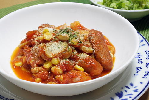 今日のキムチ料理レシピ：ソーセージと大豆のキムチトマト煮