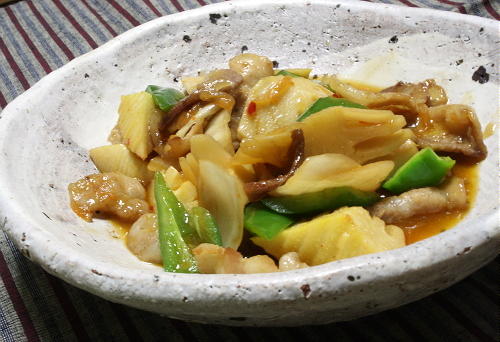 今日のキムチ料理レシピ：豚肉とたけのこのキムチ煮