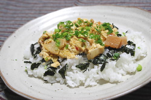 今日のキムチ料理レシピ：キムチ卵乗せご飯