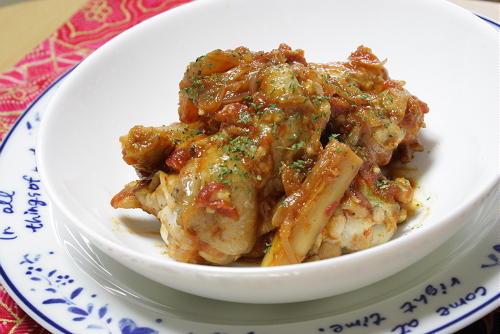 今日のキムチ料理レシピ：鶏肉とごぼうのキムチトマト煮