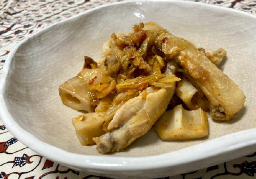 今日のキムチ料理レシピ：手羽中とレンコンのキムチ煮