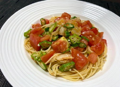 今日のキムチ料理レシピ：オクラとトマトのキムチ冷製パスタ