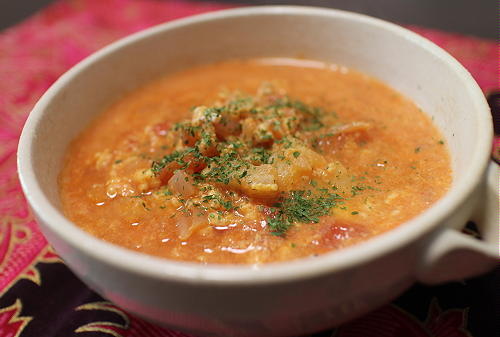 今日のキムチ料理レシピ：トマトとキムチの卵スープ