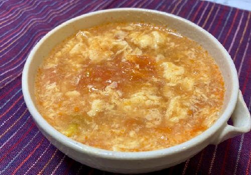 今日のキムチ料理レシピ：トマトとキムチの卵とじスープ