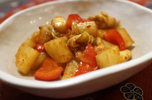今日のキムチ料理レシピ：鶏肉と大根のキムチ甘酢炒め