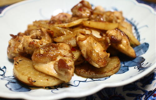 今日のキムチレシピ：鶏肉と大根のキムチバター炒め