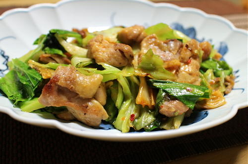 今日のキムチ料理レシピ：鶏肉とキャベツの味噌キムチ炒め
