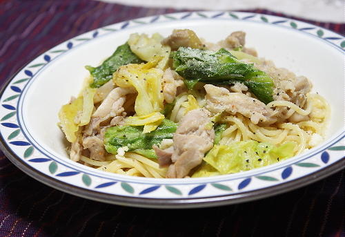 今日のキムチ料理レシピ：鶏肉とキャベツのキムチパスタ