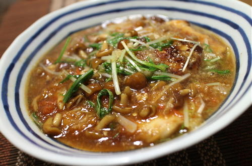 今日のキムチ料理レシピ：鶏肉のピリ辛なめこおろし煮