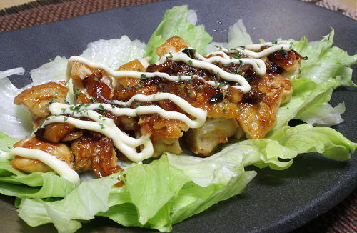 今日のキムチ料理レシピ：鶏肉のキムチ照り焼き