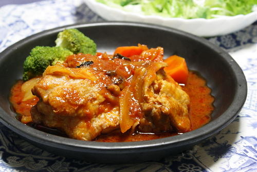 今日のキムチ料理レシピ：鶏肉のトマトキムチ煮込み