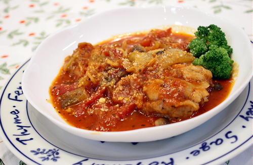 今日のキムチ料理レシピ：鶏肉とキムチのトマト煮