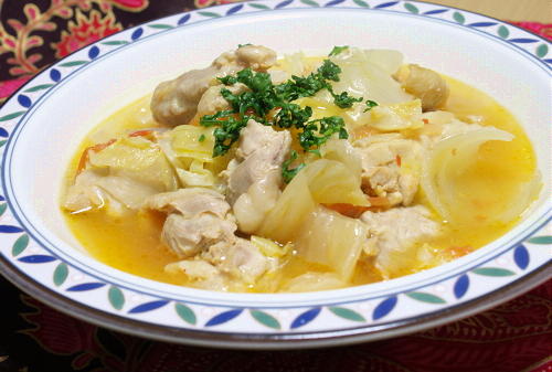 今日のキムチ料理レシピ：鶏肉とトマトのキムチスープ