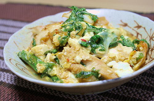 今日のキムチ料理レシピ：鶏肉と豆腐とキムチの卵とじ