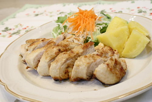 今日のキムチ料理レシピ：鶏肉の味噌キムチ焼き