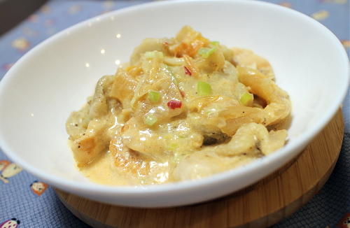 今日のキムチ料理レシピ：鶏むね肉と里芋のキムチクリーム煮