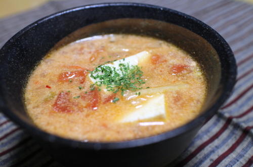 今日のキムチレシピ：豆腐とキムチのトマトスープ