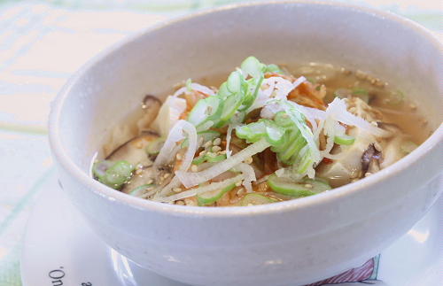 今日のキムチ料理レシピ：豆腐とキムチのレンジスープ