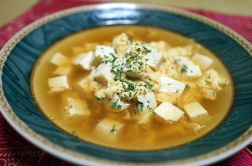 今日のキムチ料理レシピ：豆腐と卵のピリ辛スープ