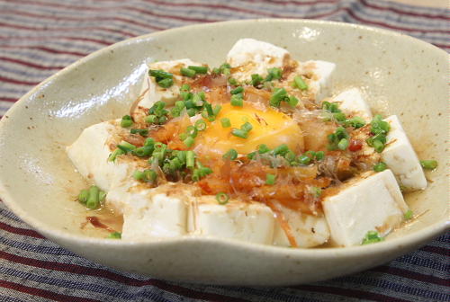 今日のキムチ料理レシピ：豆腐とキムチのレンジ蒸し