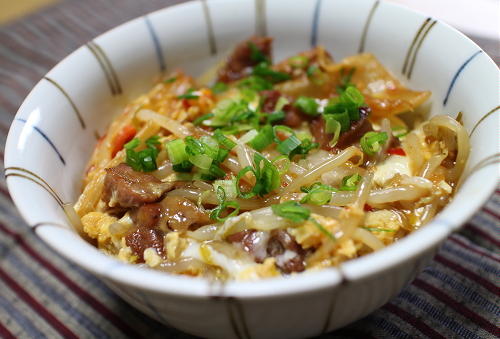 今日のキムチ料理レシピ：焼き鳥缶とキムチの親子丼