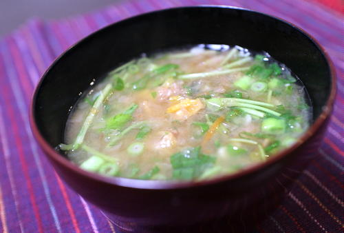 今日のキムチ料理レシピ：キムチと薬味のお味噌汁