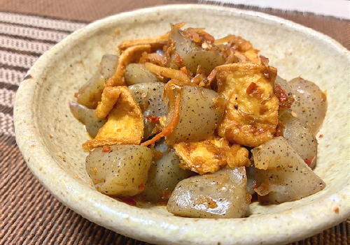 今日のキムチ料理レシピ：こんにゃくと油揚げのピリ辛煮