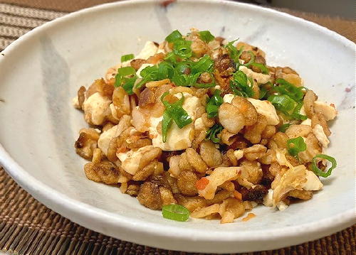 今日のキムチ料理レシピ：豆腐の揚げ玉キムチ和え