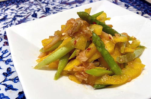 今日のキムチ料理レシピ：アスパラとパプリカのキムチマリネ
