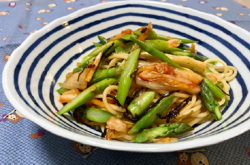 今日のキムチ料理レシピ：アスパラとキムチのパスタ