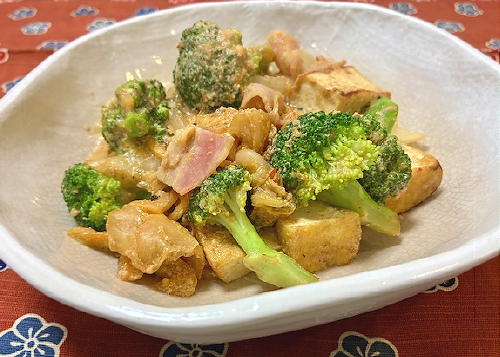 今日のキムチ料理レシピ：厚揚げとブロッコリーのキムチ豆乳煮