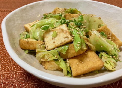 今日のキムチ料理レシピ：厚揚げとキャベツのピリ辛みそ炒め