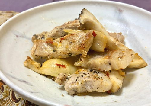 今日のキムチ料理レシピ：豚肉とエリンギとキムチの塩炒め