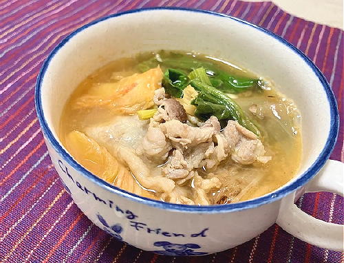 今日のキムチ料理レシピ：ほうれん草と豚肉とキムチのお味噌汁