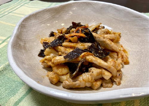 今日のキムチ料理レシピ：豚肉ときくらげのキムチみそ炒め