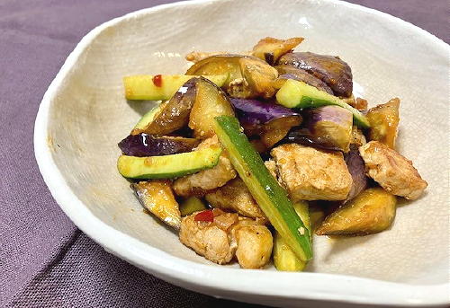 今日のキムチ料理レシピ：豚肉と茄子の梅キムチ炒め