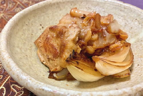 今日のキムチ料理レシピ：豚肉と玉ねぎのキムチ炒め