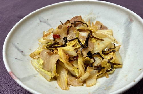 今日のキムチ料理レシピ：豚バラ肉と白菜のピリ辛塩昆布炒め