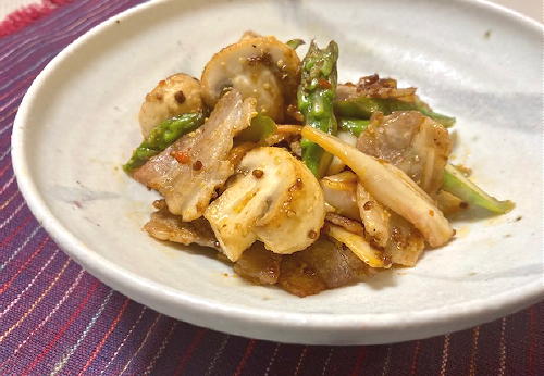 今日のキムチ料理レシピ：豚肉とキムチの粒マスタード炒め