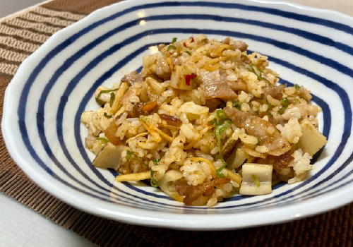 今日のキムチ料理レシピ：豚肉とレンコンのキムチチャーハン