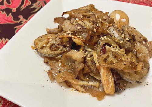 今日のキムチ料理レシピ：豚肉とレンコンのキムチ炒め