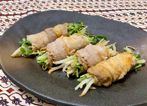 今日のキムチ料理レシピ：豚肉の味噌キムチの野菜巻き