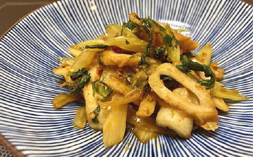今日のキムチ料理レシピ：セロリと竹輪とキムチの炒め物