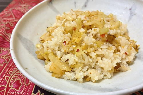今日のキムチ料理レシピ：セロリとキムチの混ぜご飯