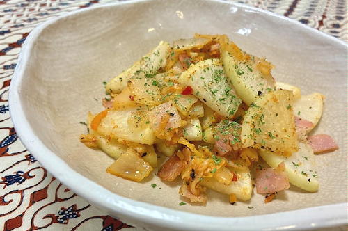 今日のキムチ料理レシピ：大根とベーコンのキムチ炒め