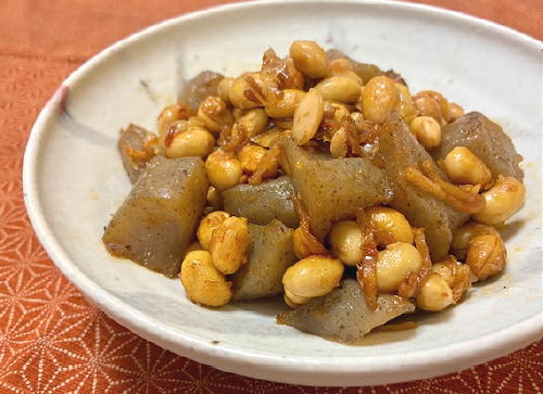 今日のキムチ料理レシピ：大豆とこんにゃくのピリ辛醤油炒め