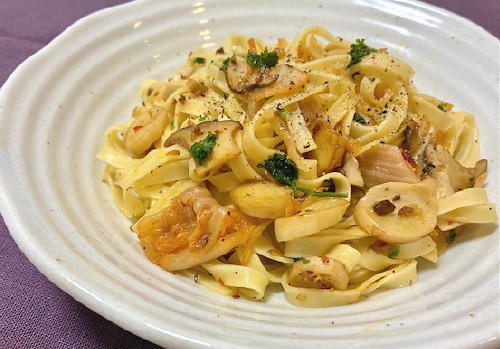 今日のキムチ料理レシピ：エリンギとキムチのフェットチーネ