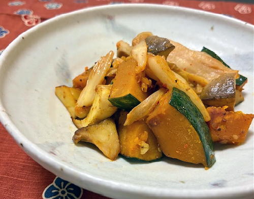 今日のキムチ料理レシピ：エリンギとかぼちゃのキムチ煮